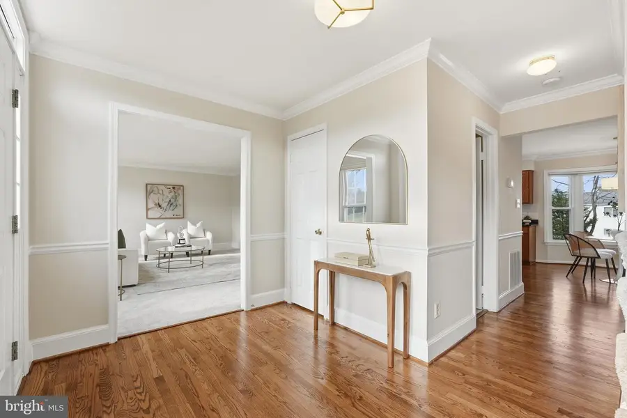 13306 Tannery Ct, Fairfax, VA 22033 - Image #2