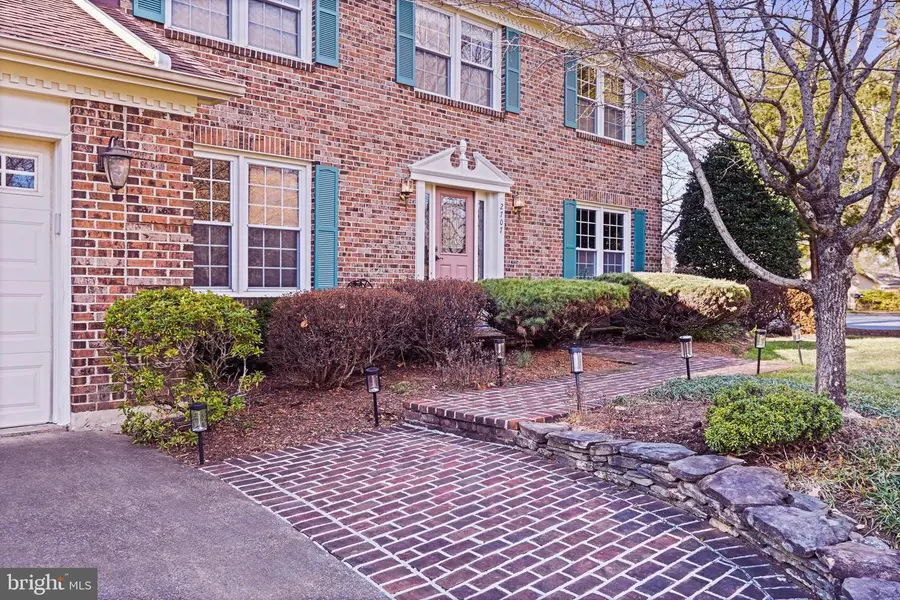 2707 Glencroft Rd, Vienna, VA 22181 - Image #3