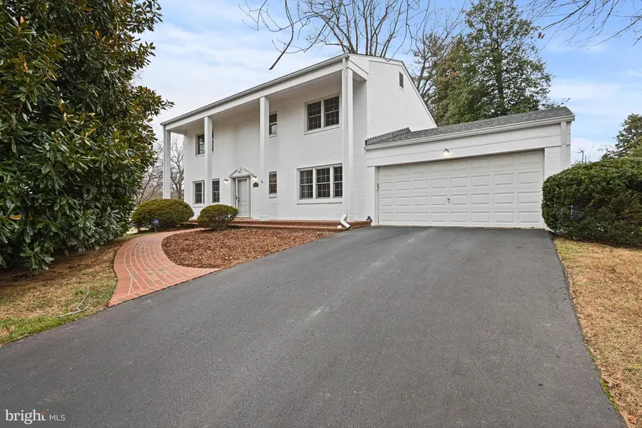 7801 Birnam Wood Dr, McLean, VA 22102 - Image #2