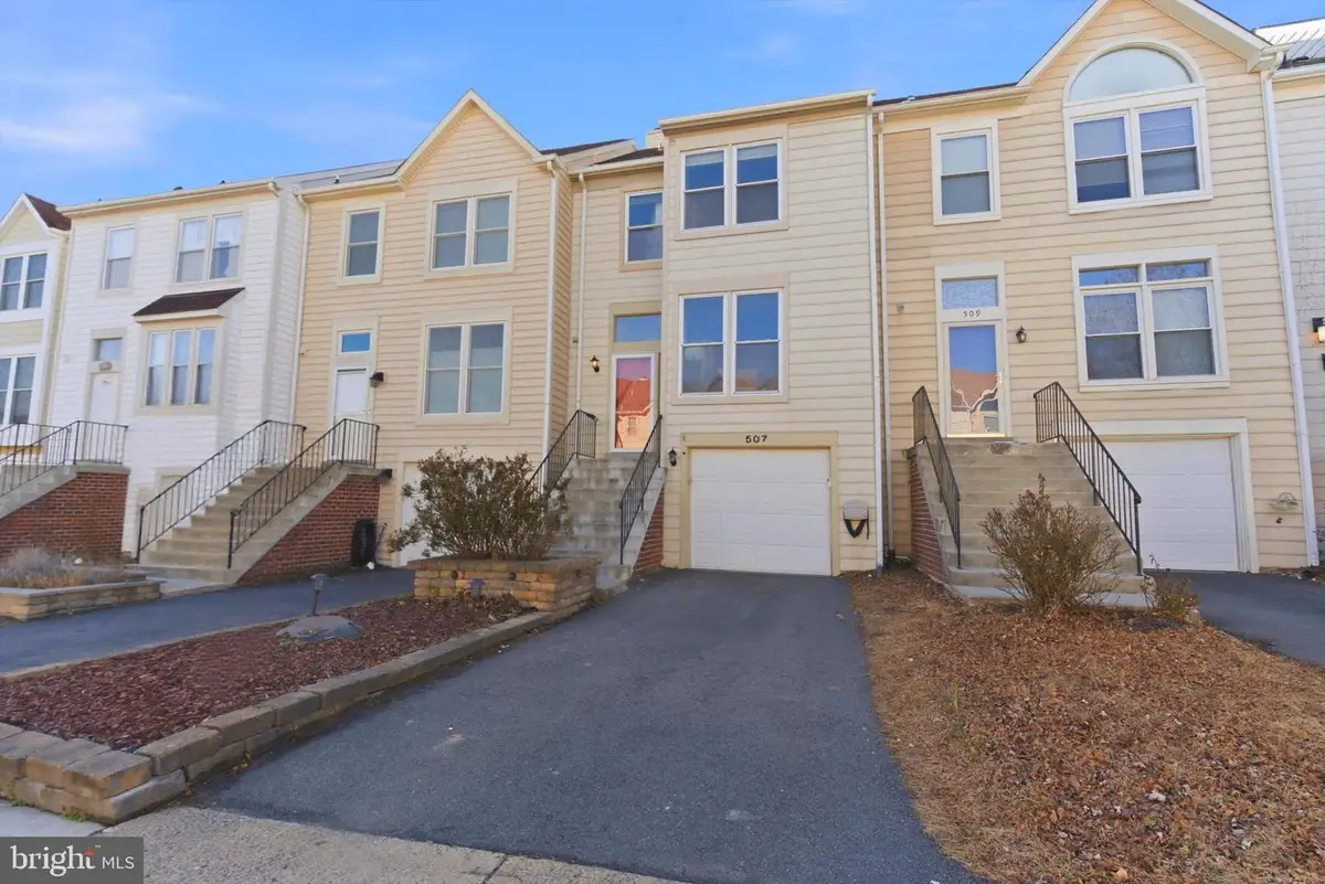 507 Dakota Dr, Herndon, VA 20170 - Image #1