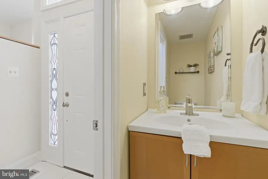 507 Dakota Dr, Herndon, VA 20170 - Image #3