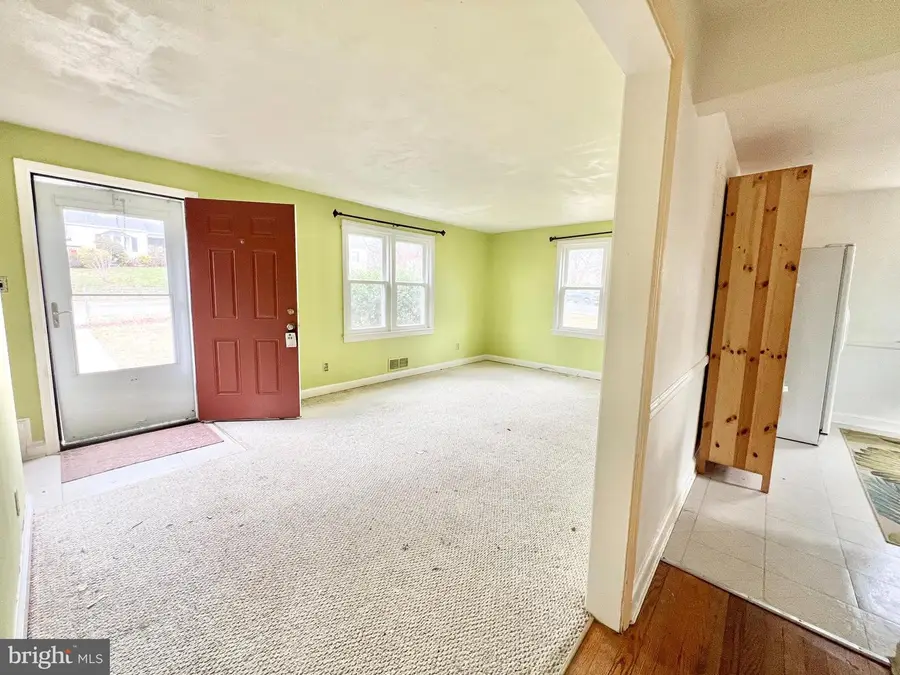 7330 Poplar Ct, Falls Church, VA 22042 - Image #2