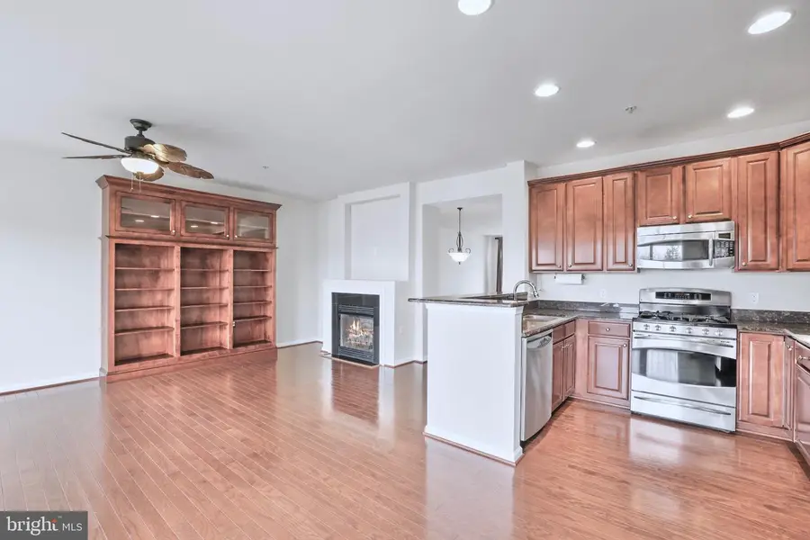 6055-b Wicker Ln #128, Centreville, VA 20121 - Image #2
