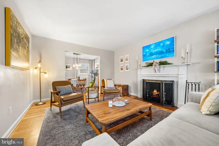 3216 Patrick Henry Dr, Falls Church, VA 22044 - Image #2