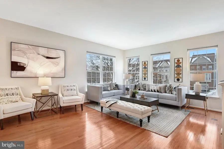 6240 Frosty Winter Ct, Centreville, VA 20120 - #3