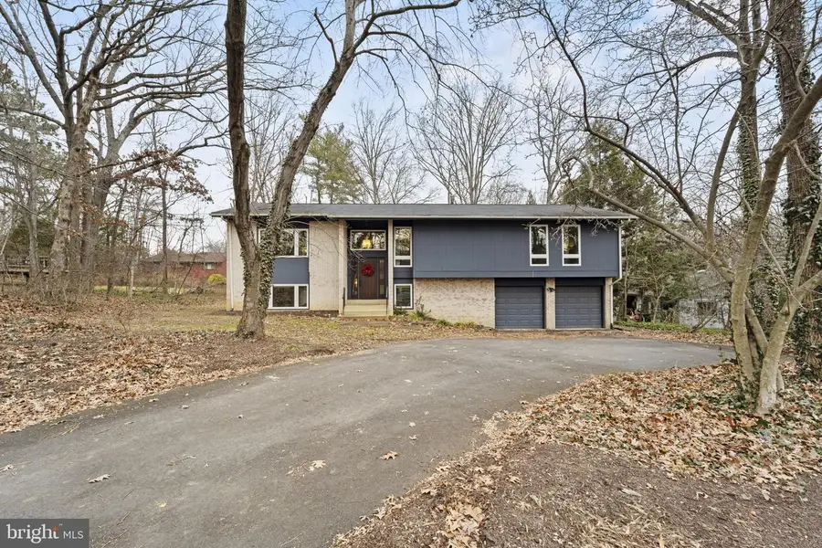 1411 Aldenham Ln, Reston, VA 20190 - Image #2