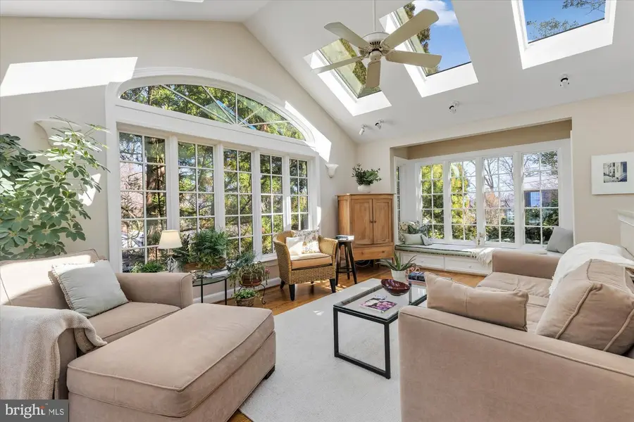 6156 Tompkins Dr, McLean, VA 22101 - #2