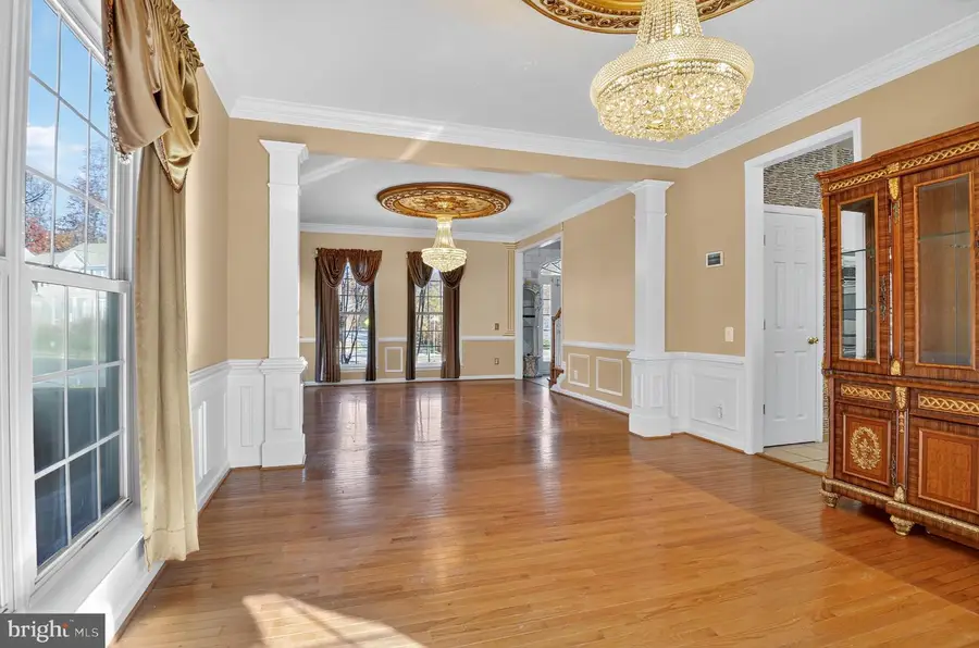 8099 Paper Birch Dr, Lorton, VA 22079 - Image #3