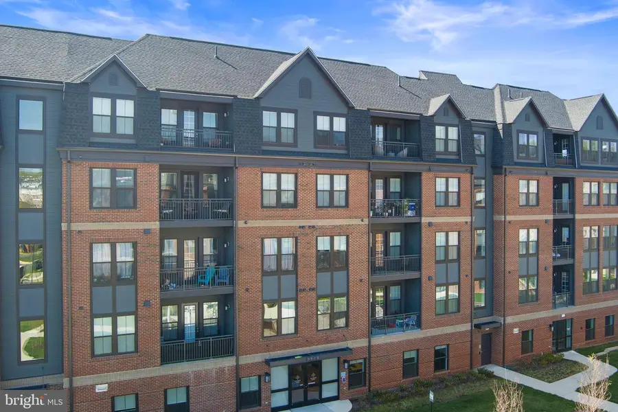 3925 Fair Ridge Dr #304, Fairfax, VA 22033 - #2