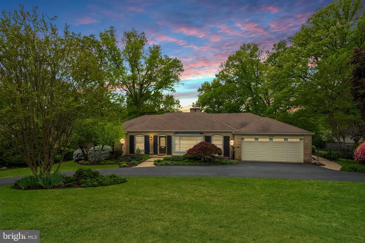 3227 Valley Ln, Falls Church, VA 22044 - #1