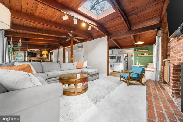 2906 Pine Spring Rd, FALLS CHURCH, VA 22042