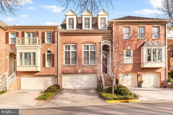 1502 Hampton Hill Cir, MCLEAN, VA 22101