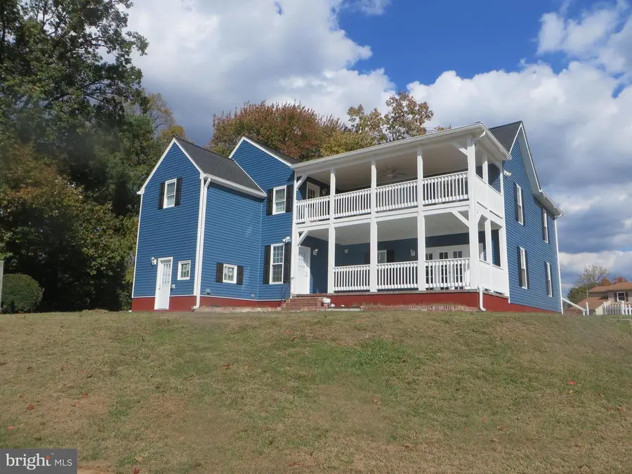 3010 Steven Martin Dr, Fairfax, VA 22031 - Image #3