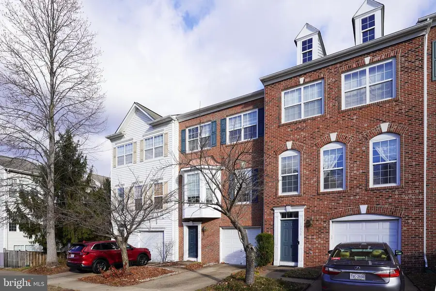 13932 Gothic Dr, Centreville, VA 20121 - Image #2