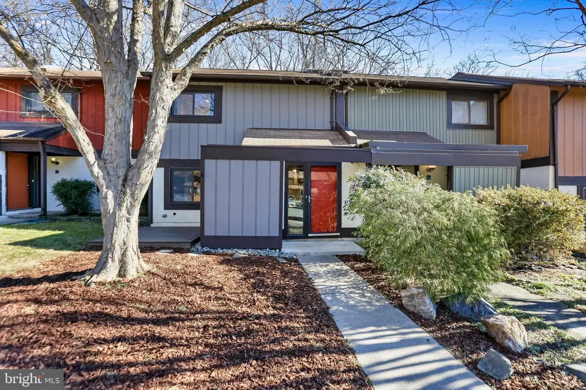 2257 Wheelwright Ct, Reston, VA 20191 - Image #1