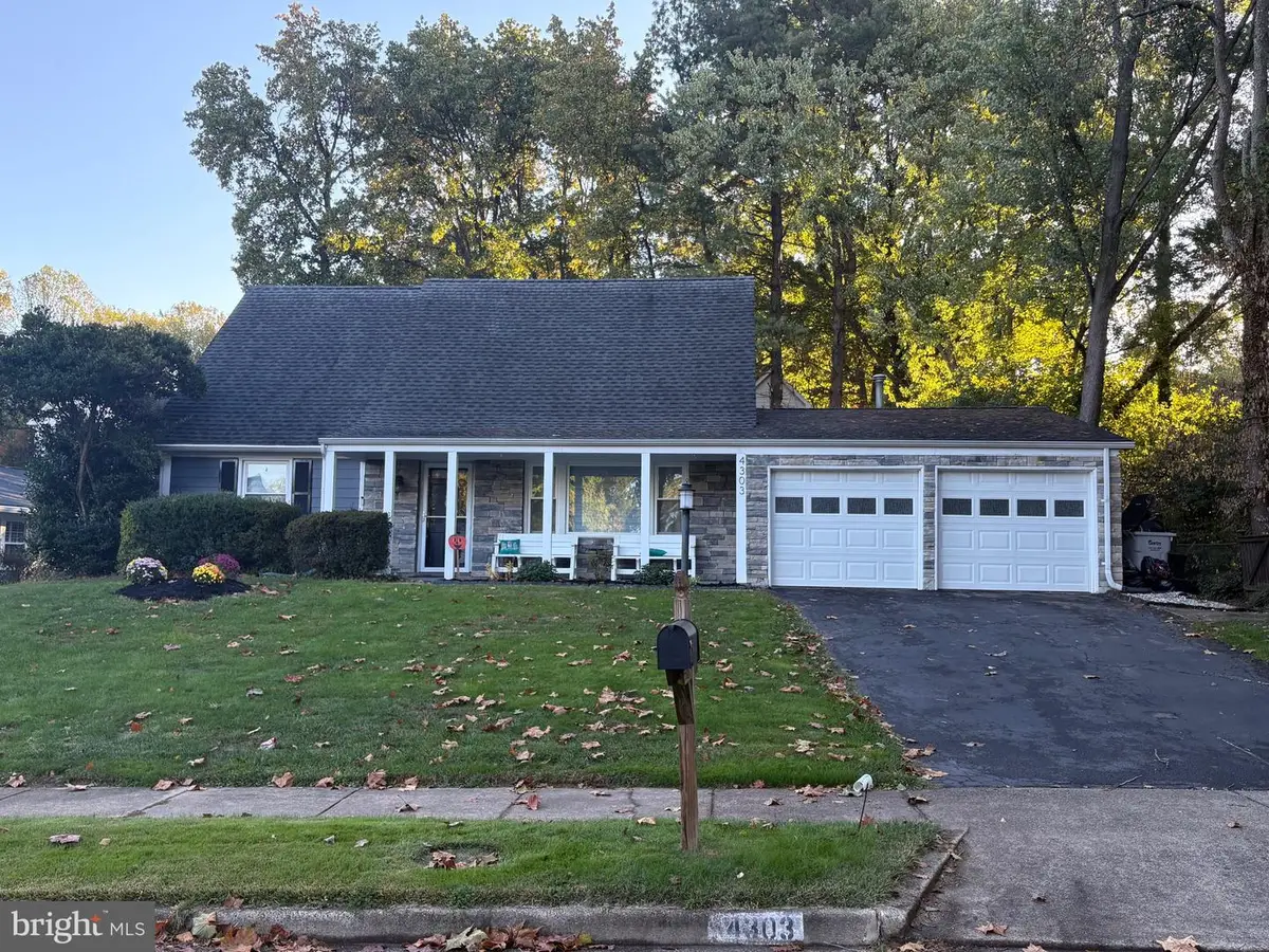 4303 Markwood Ln, Greenbriar, VA 22033 - Image #1