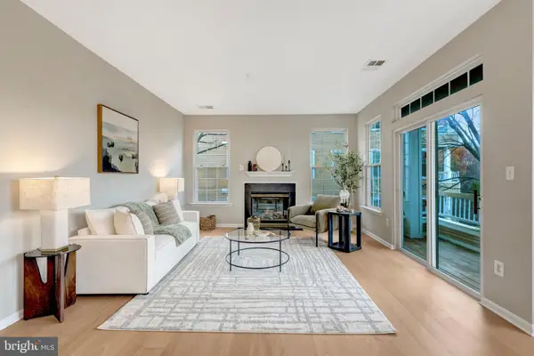 4200 Mozart Brigade Ln #q, FAIRFAX, VA 22033