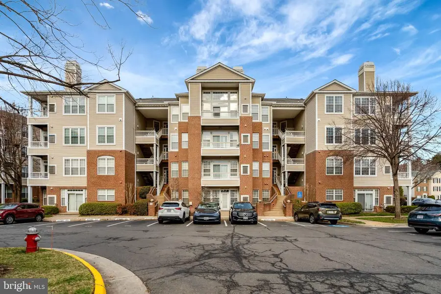 4200 Mozart Brigade Ln #q, Fairfax, VA 22033 - #2