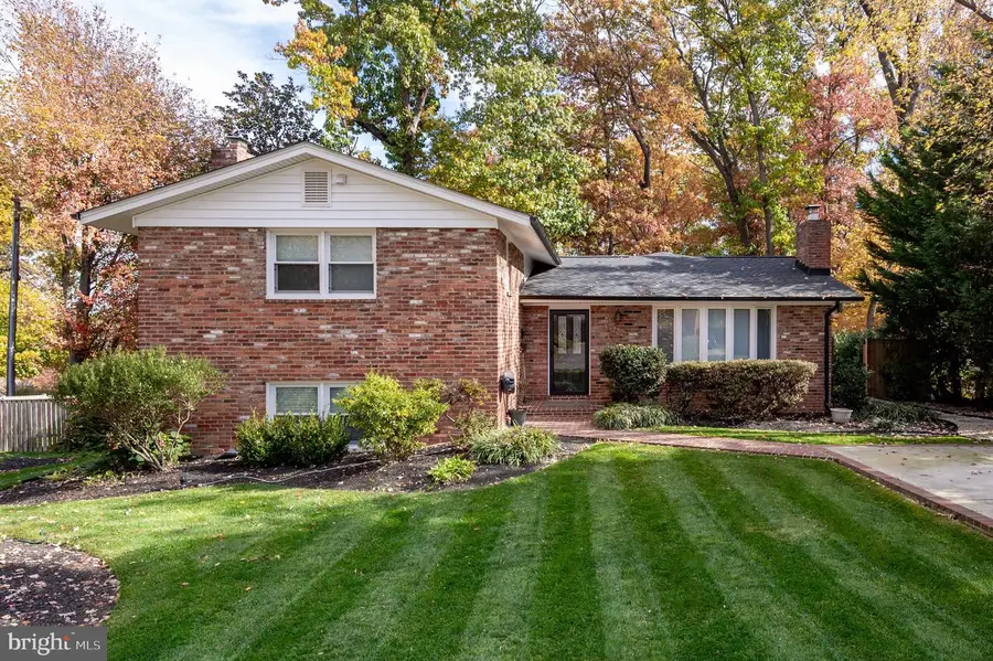 3809 Moss Dr, Annandale, VA 22003 - Image #3