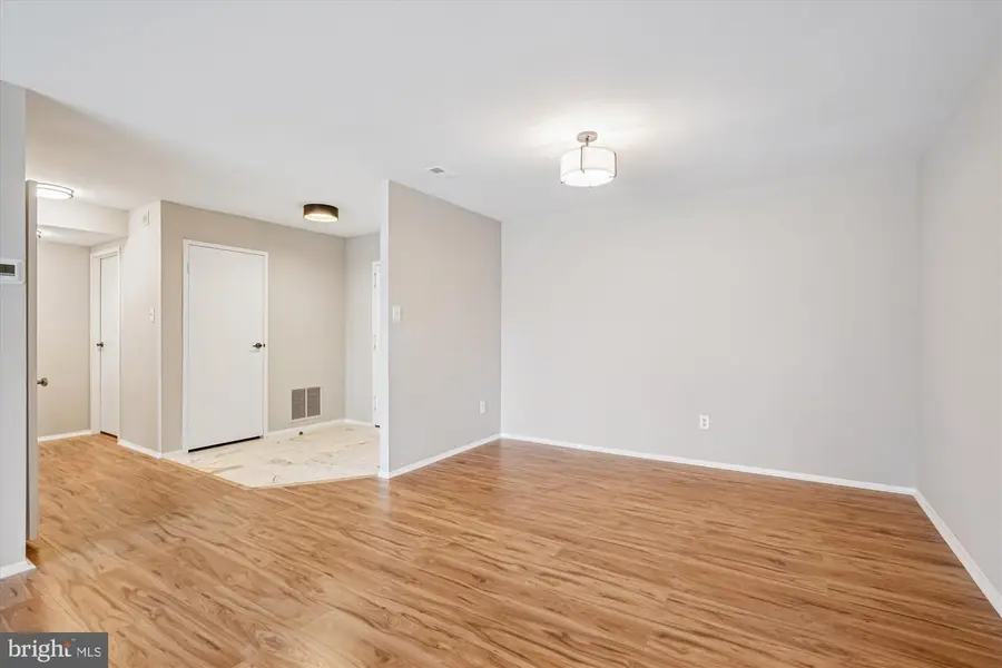 3031 Borge St #108, Oakton, VA 22124 - Image #3