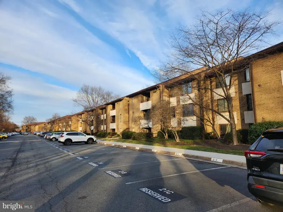 521 Florida Ave #102, Herndon, VA 20170 - Image #2