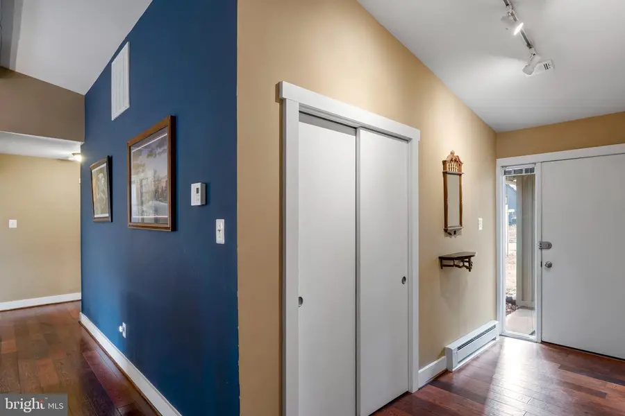 1543 Youngs Point Pl, Herndon, VA 20170 - #3