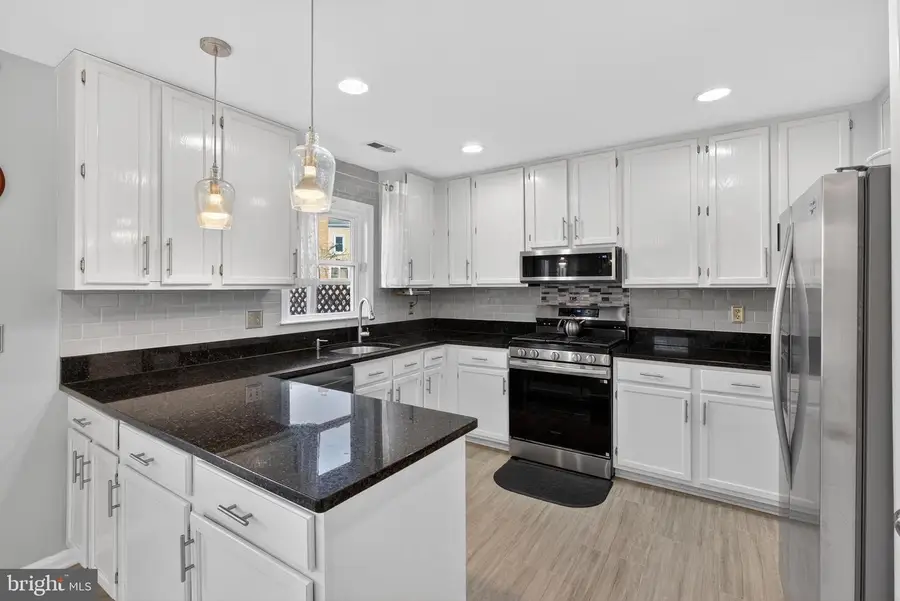 14348 Winding Woods Ct, Centreville, VA 20120 - Image #3