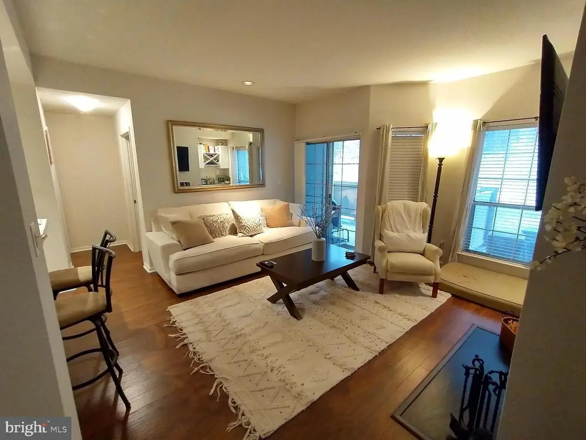 3904 Penderview Dr #706, Fairfax, VA 22033 - Image #1