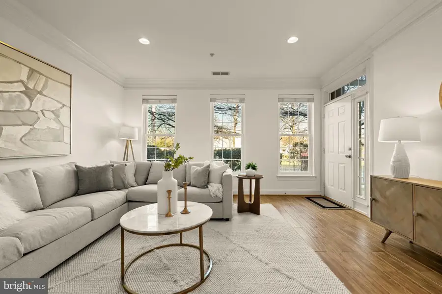 8093 Gatehouse Rd #2, Falls Church, VA 22042 - Image #2