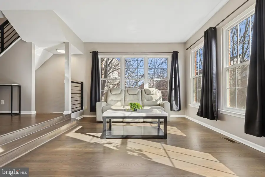 2558 James Monroe Cir, Herndon, VA 20171 - Image #3