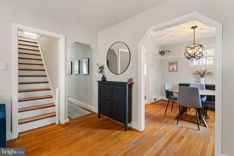 2916 Brook Dr, Falls Church, VA 22042 - Image #2