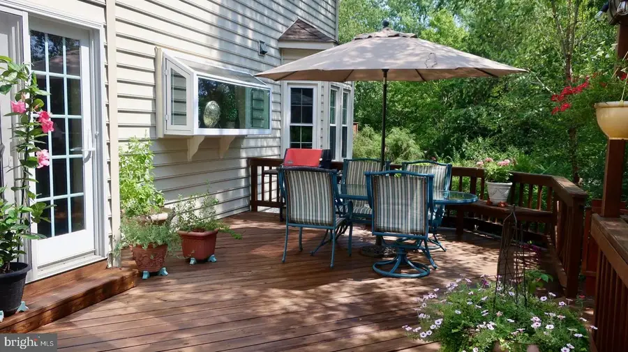 6226 Point Ct, Centreville, VA 20120 - Image #2