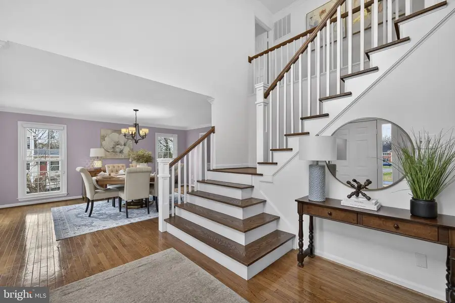 15067 Brown Post Ln, Centreville, VA 20121 - Image #2