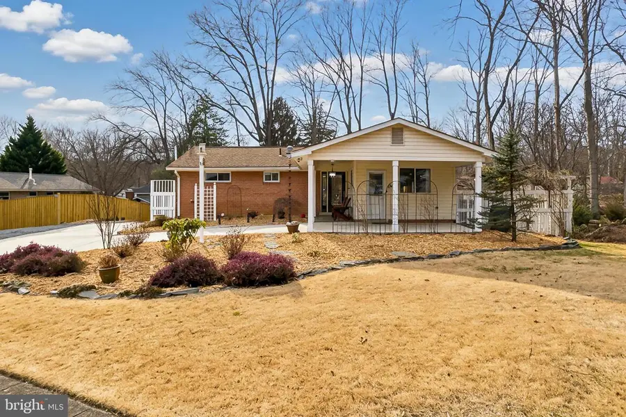 10016 Raeburn Ct, Fairfax, VA 22032 - Image #2