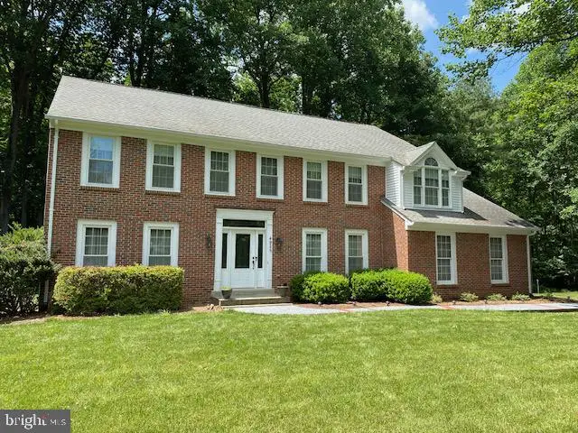 4926 Novak Ln, Fairfax, VA 22030 - Image #2
