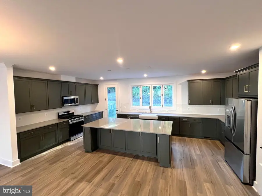 9404 Dandelion Dr, Lorton, VA 22079 - Image #3