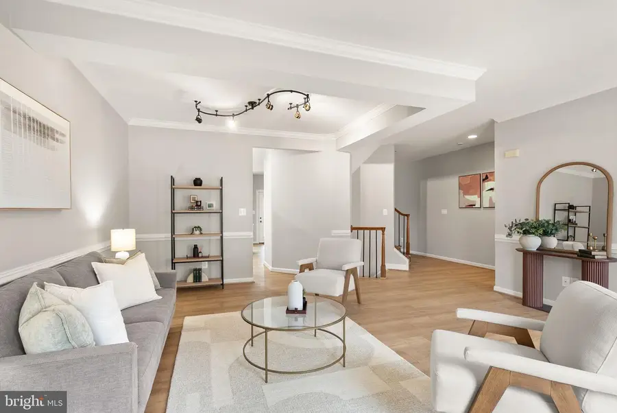 105 Shepherdson Ln Ne, Vienna, VA 22180 - #3