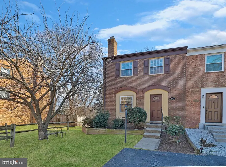 14821 Haymarket Ln, Centreville, VA 20120 - Image #2