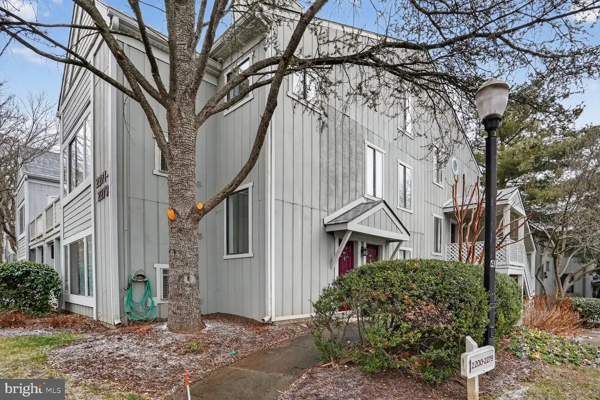 2273 Hunters Run Dr, Reston, VA 20191 - Image #1
