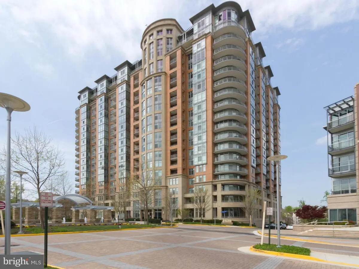 8220 Crestwood Heights Dr #1411, McLean, VA 22102 - Image #1