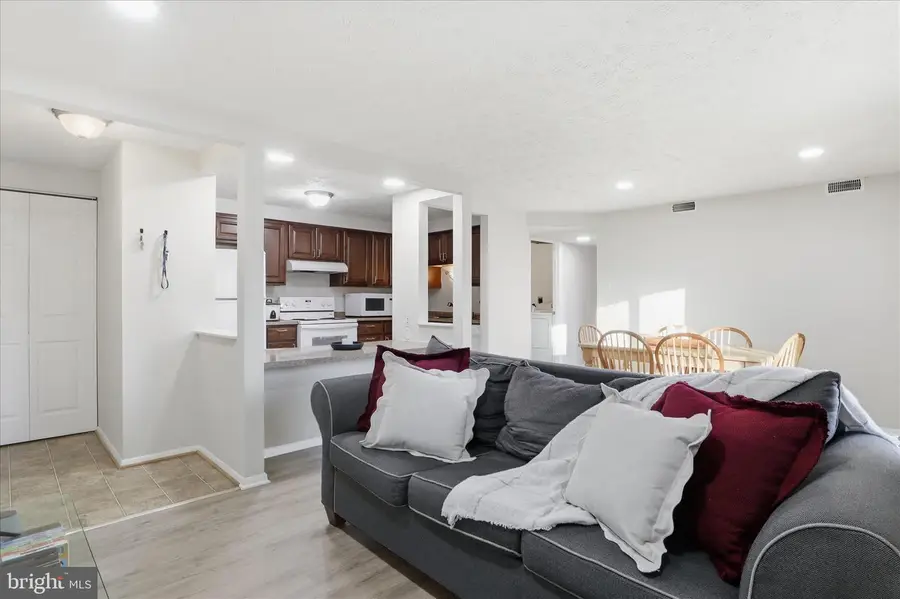 8386 Brockham Dr #f, Alexandria, VA 22309 - Image #2