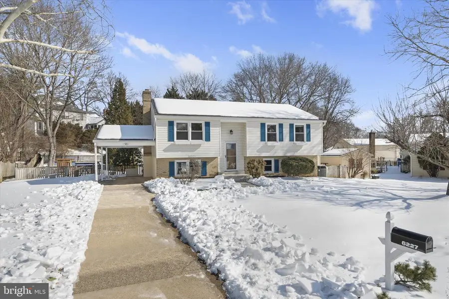 6227 Secret Hollow Ln, Centreville, VA 20120 - Image #2