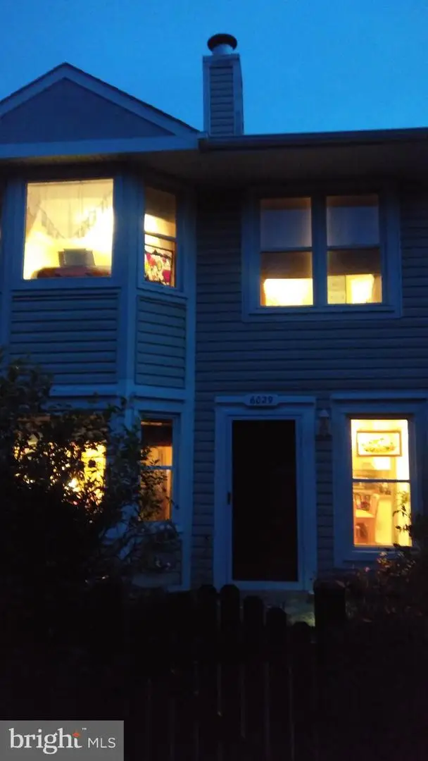 6029 Sunset Ridge Ct, Centreville, VA 20121 - Image #2