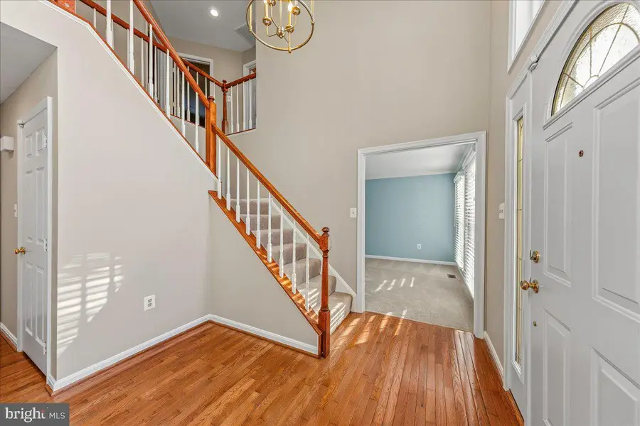 6902 Compton Heights Cir, Clifton, VA 20124 - Image #3