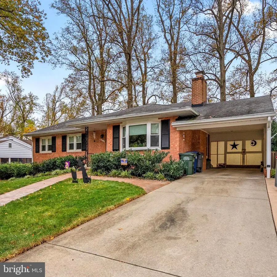 7515 Fairwood Ln, Falls Church, VA 22046 - Image #3