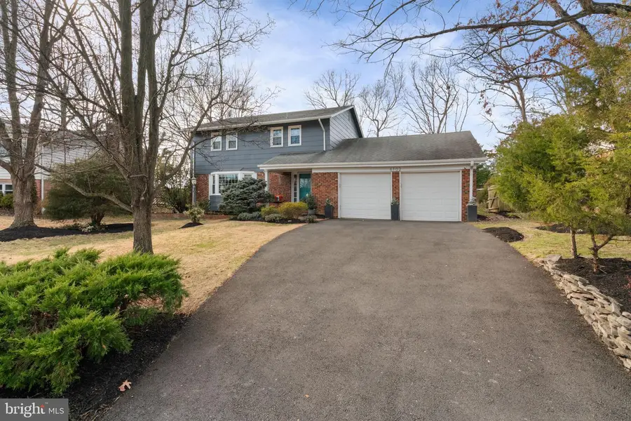 6102 Sherborn Ln, Springfield, VA 22152 - Image #2
