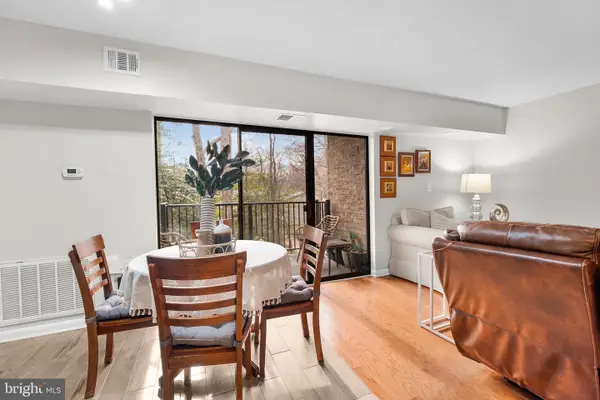 2216 Castle Rock Sq #12c, RESTON, VA 20191