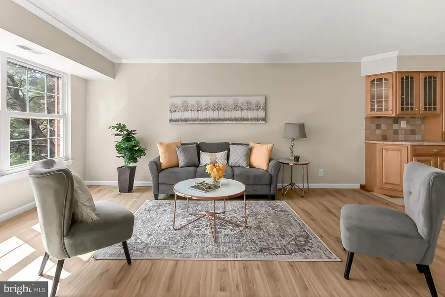 7721 Tremayne Pl #215, McLean, VA 22102 - #2