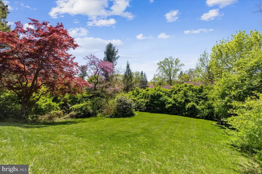 6515 Old Chesterbrook Rd, McLean, VA 22101 - #3