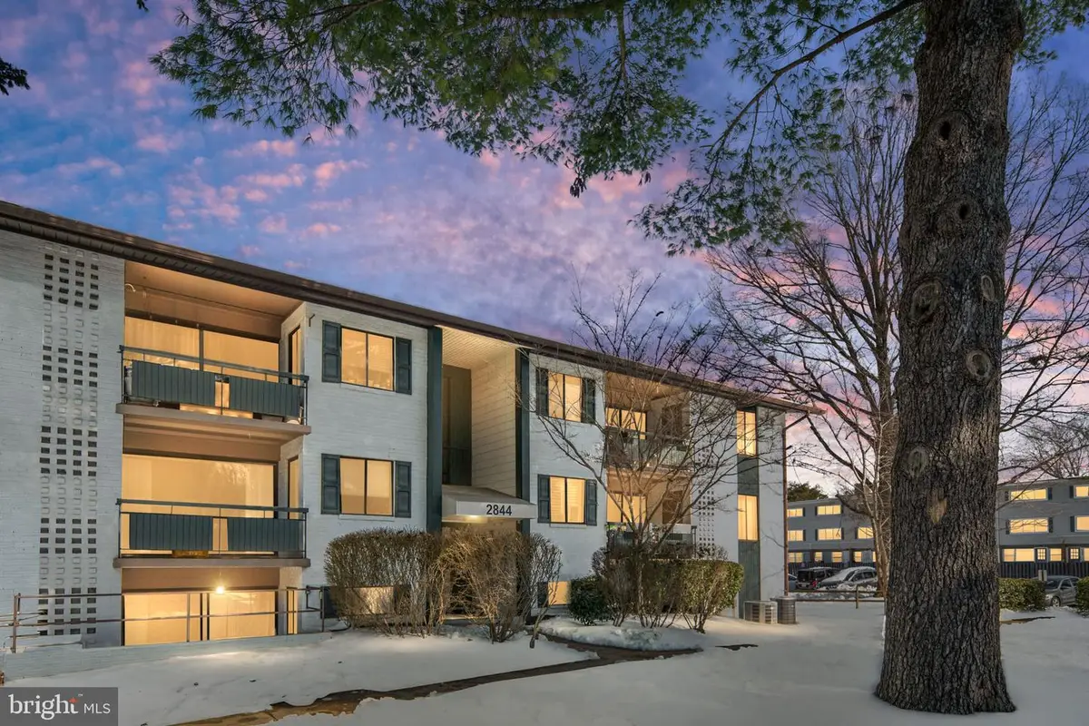2844 Dover Ln #302, Falls Church, VA 22042 - Image #1
